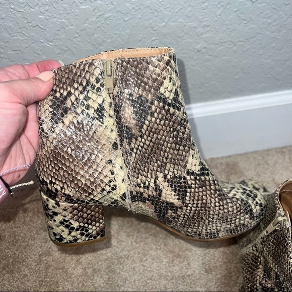 Urban Outfitters Snake Skin Look Ankle Heel Booties - Picture 7 of 14